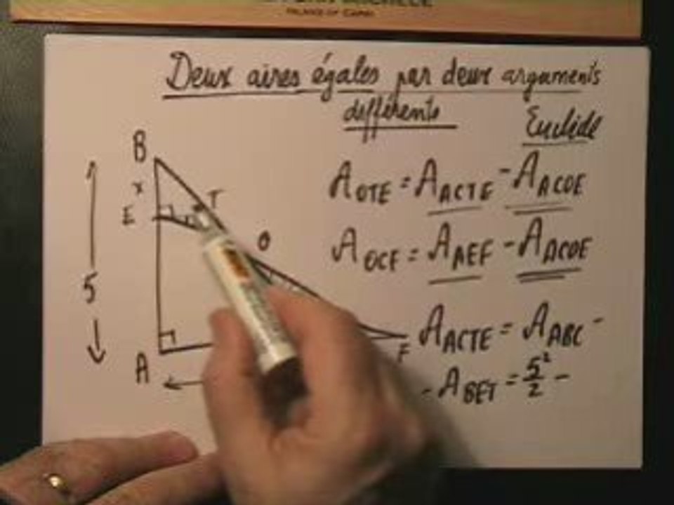 45. Deux aires égales par deux arguments différents