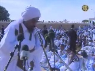 رئيس الدولة يؤدي صلاة العيد في الجامع الكبير (2)