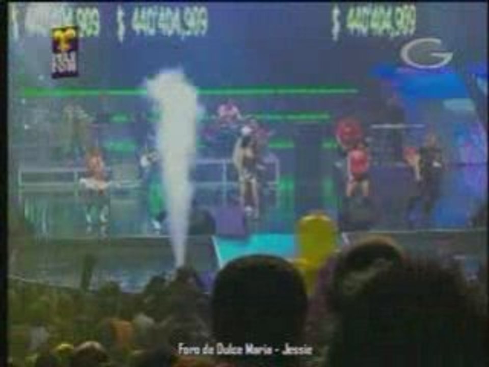 RBD - Tras de mi (TELETON 08)