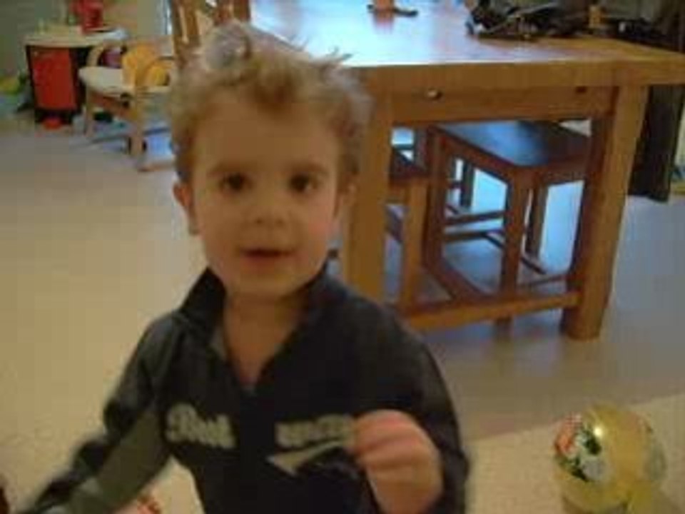 Raphael fait sa  gym- JAnvier 2008