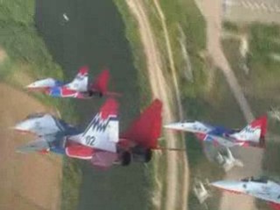 ''Aviator'' clip with Strizhi