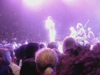 Maé "C'est ma terre(coupé)" 5/12/2008 Dernier concert Toulon