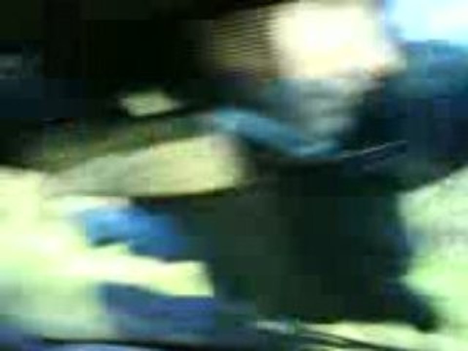 Lulu sur le capot,jl ki conduit et moi ki film