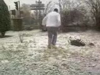 enzo salto dans la neige