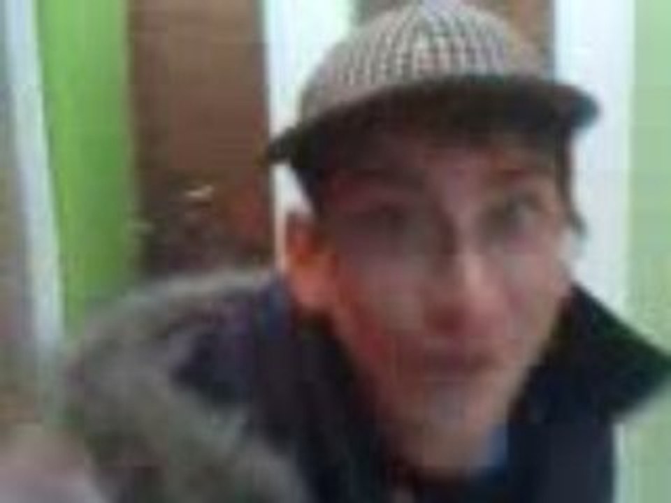 Lucas fait la formule 1 mdr'