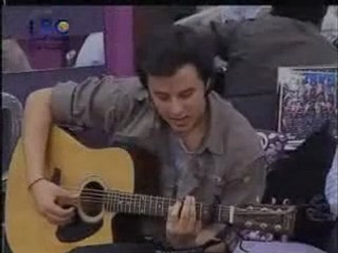 Nader guirat singing 'L'envie D'aimer' (ACOUSTIC)
