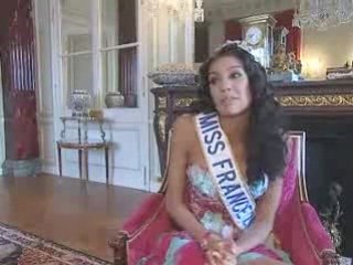Miss France 2009 Chloé Mortaud - Interview Officielle
