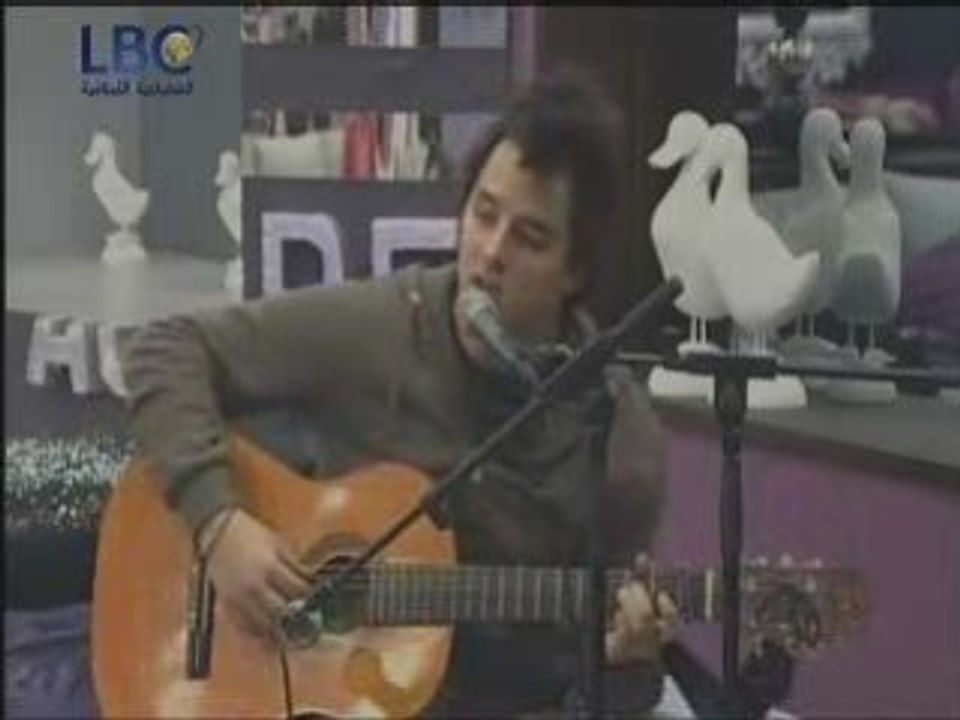 Nader guirat singing Mientes Tambien