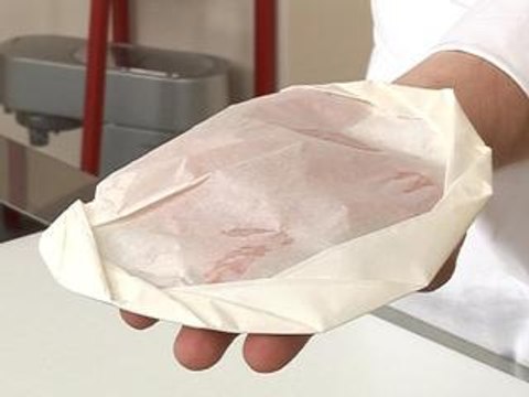 Fermer une papillote en papier