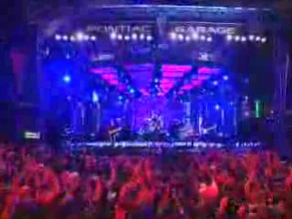 Paramore - Misery Business Live @ Jimmy Kimmel