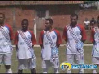 Campeão perde para campeão