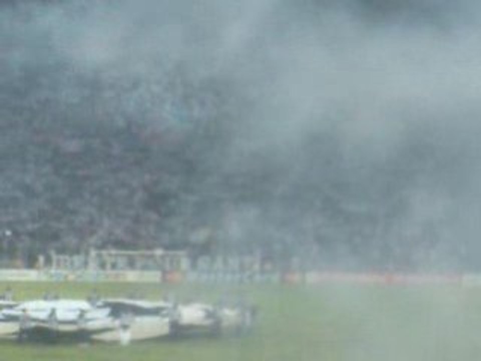 OM - ATLETICO MADRID 12/2008 : 0 - 0 VIDEO ENTREE JOUEURS