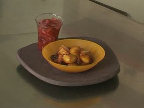 Pêche rôtie, granité de fruits rouges au thym