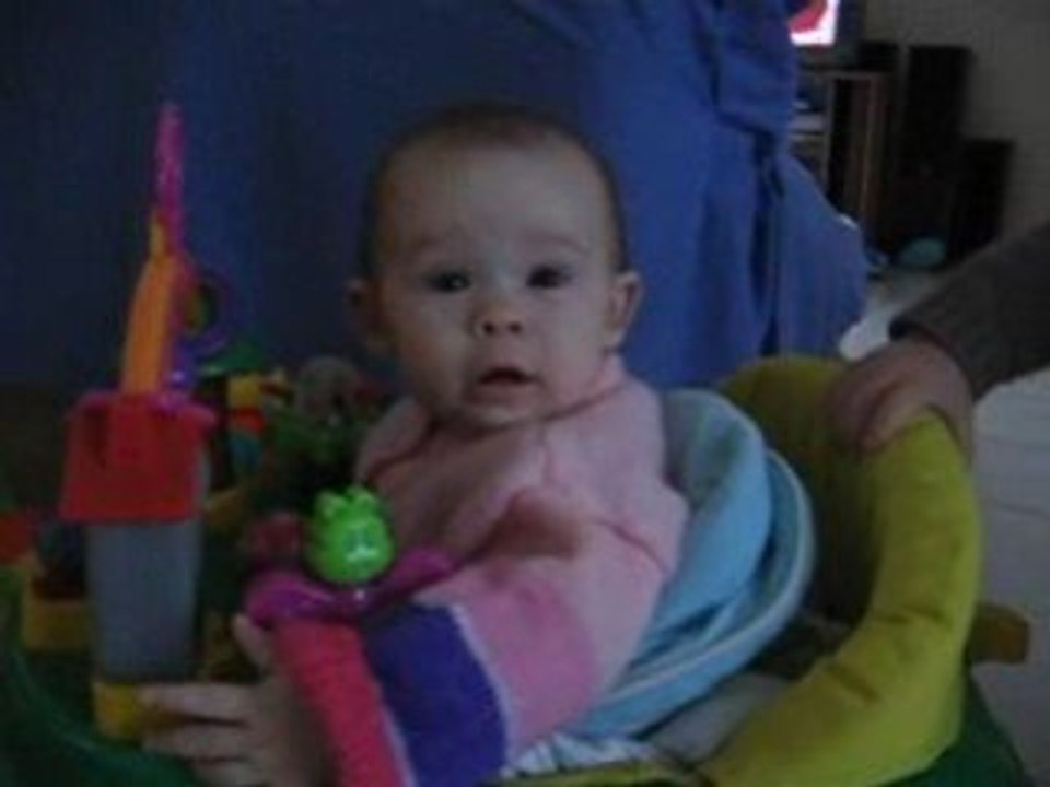 mila dans le trotteur