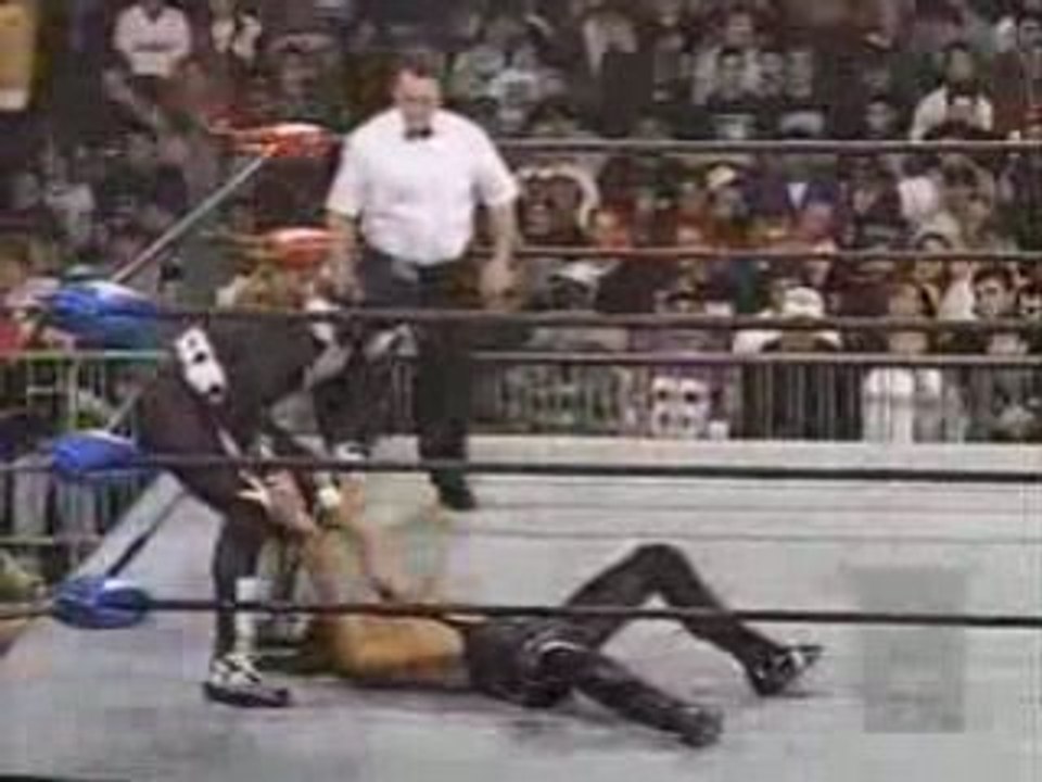 La Parka vs Juventud Guerrera