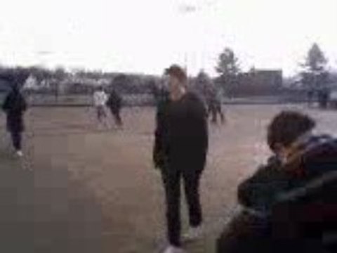 Mika joue ac 1 balle