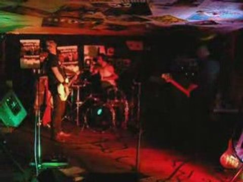 09 Lunatic Age - August au Garage Café le 5 Décembre 2008