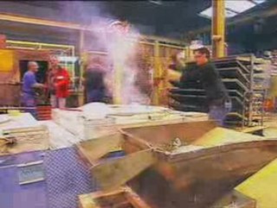 sommaire. Fonderie au bord de l'explosion