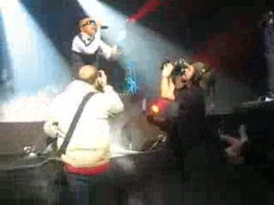 "L'entrée sur scène "PSY4 au DOME DE MARSEILLE (5décembre08)