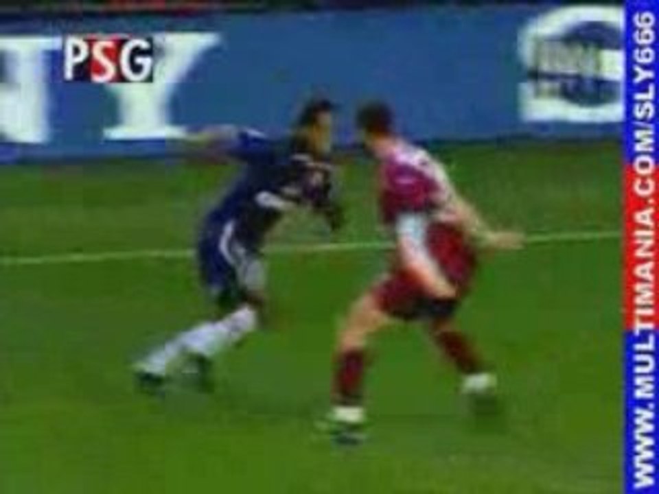 Joga Bonito - Footbal Tricks - Beckham, Cristiano Ronaldo...