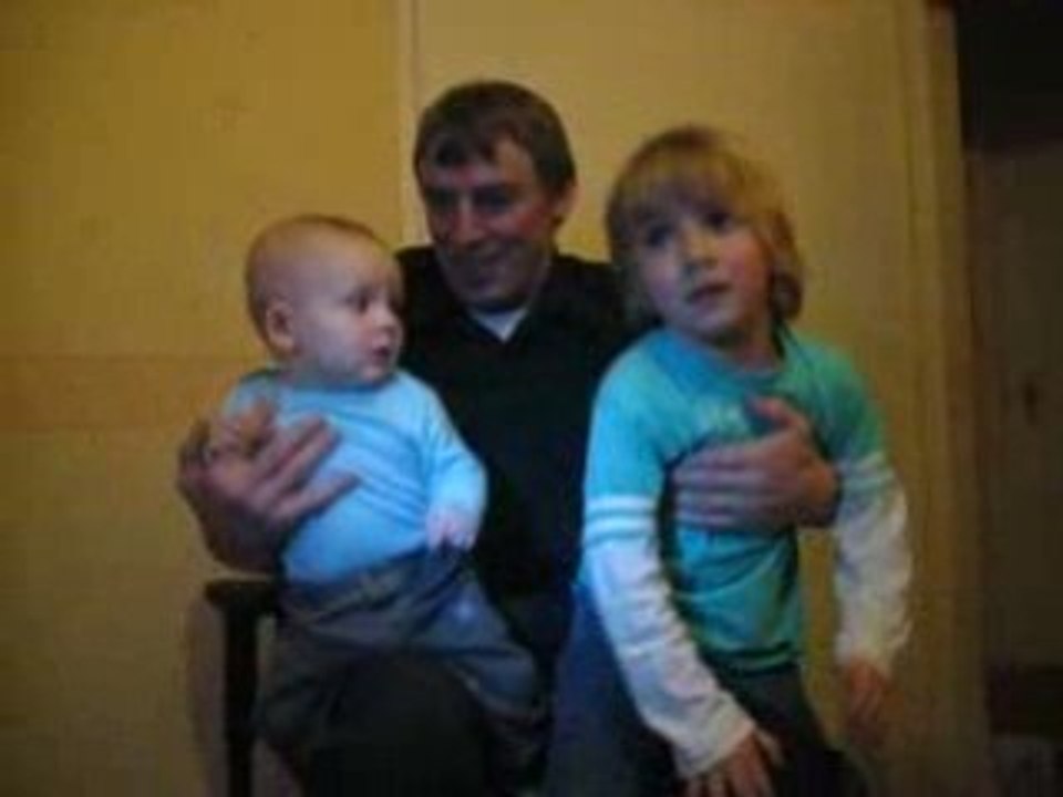 dada sur les genoux de papy avec Justin