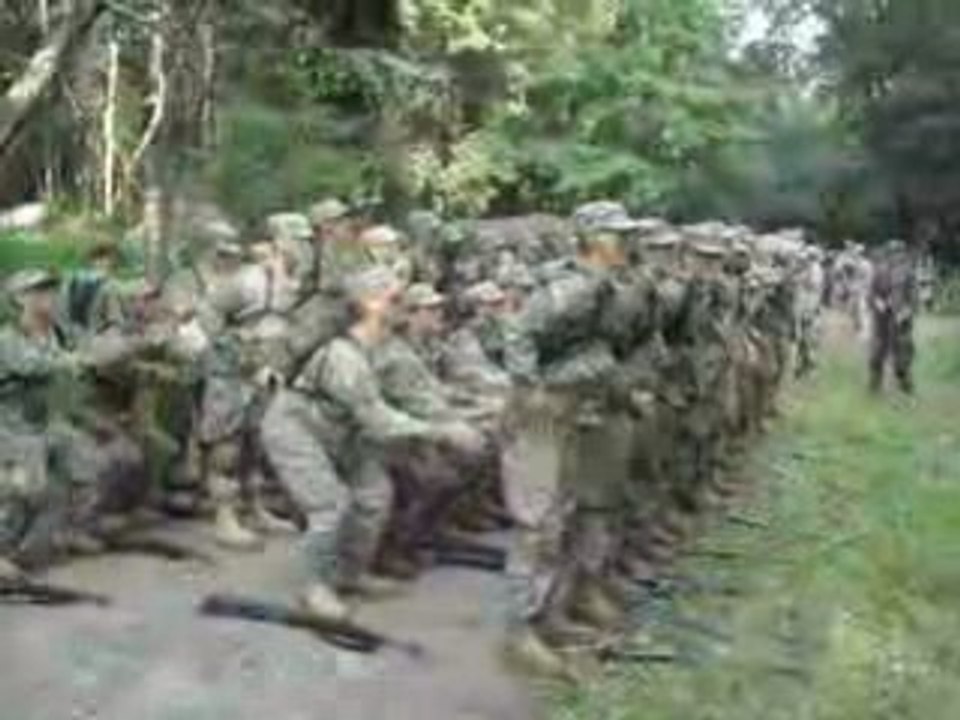 les militaires chantant Oompa loompa