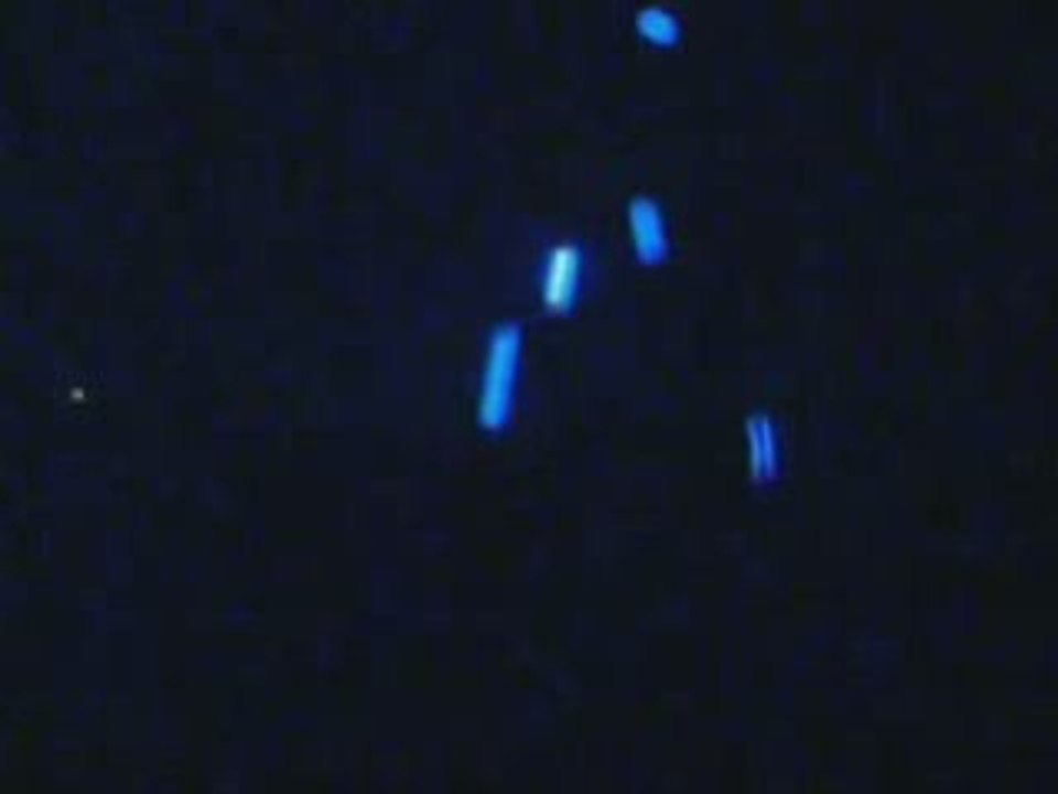 Julien et ses balles lumineuses