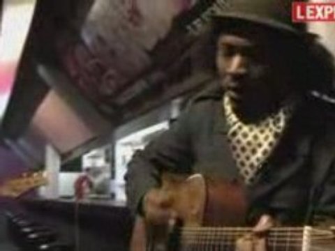 Olympus Mons en acoustique : Dancing with myself