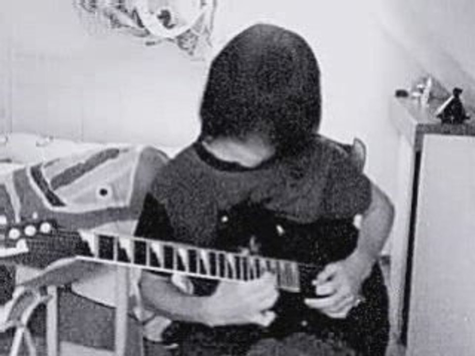 Le theme du seigneur des anneaux a la guitare