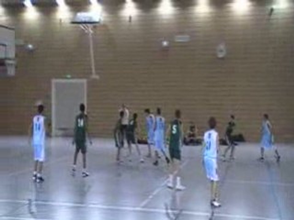 Minimes CANSA contre GRASSE 131208 attaque JumpShootQuentin