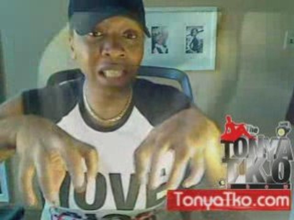 KFC: 3 Employees Bathe in Sink. Fired TonyaTko says SO WHAT?
