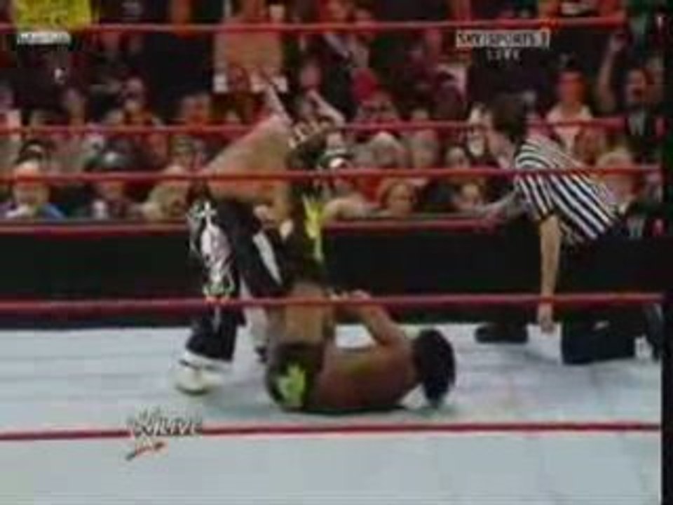 Slamy Awards: Rey Mysterio vs Kofi Kingston