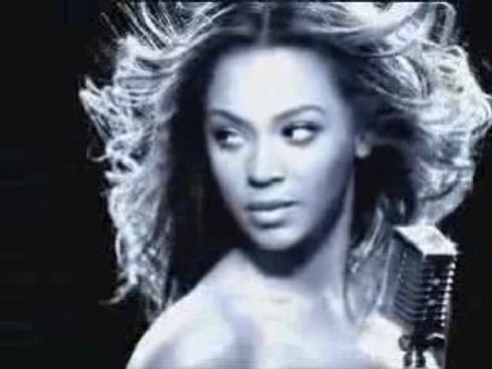 Diamonds Are A Girl’s Best Friend   •  Emporio Armani