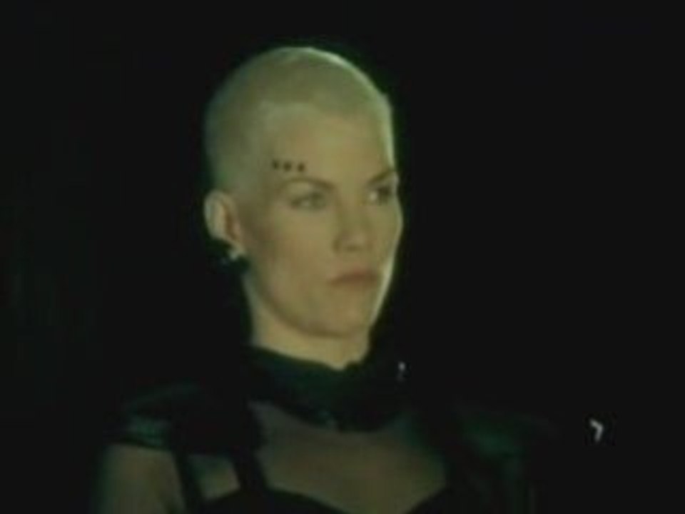 Sara Stockbridge UFO2