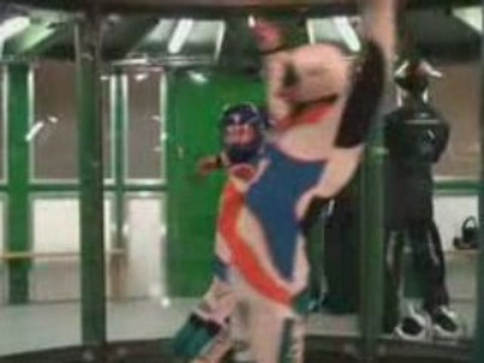Freefly dans le simulateur de chute libre Aerokart