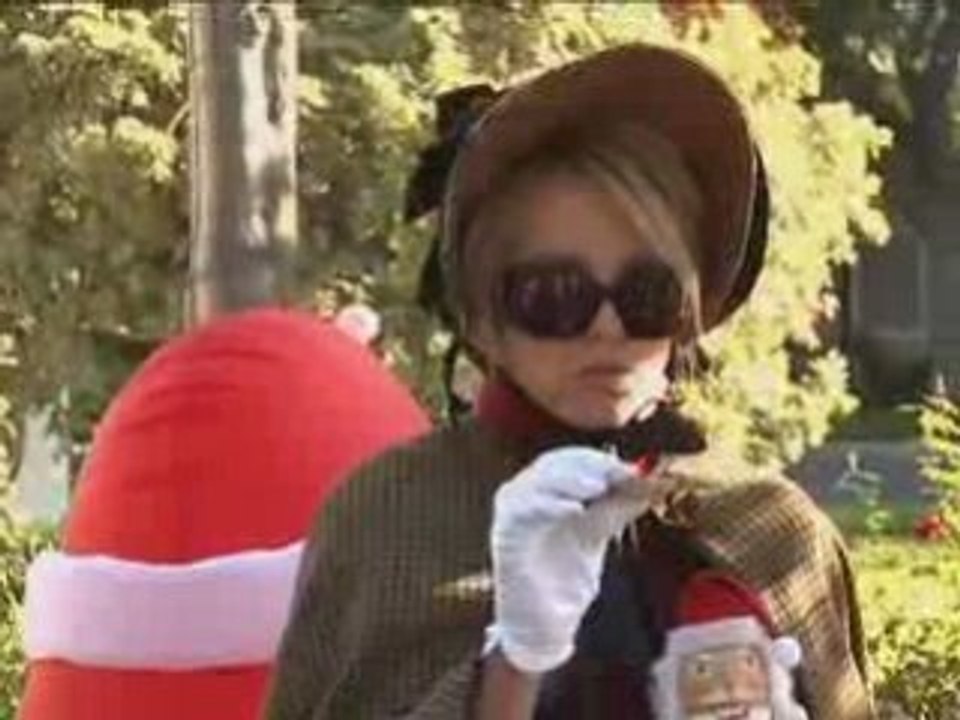 Ellen Goes Caroling with Britney Spears, Part 2