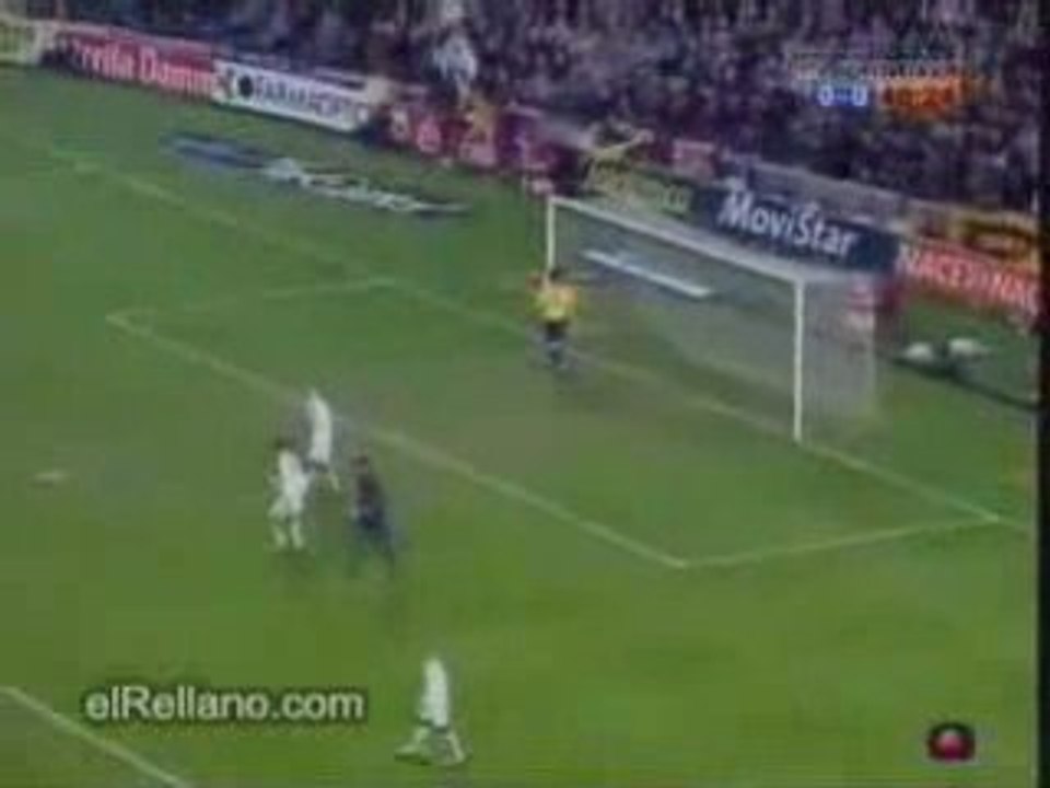 regis veut attraper le ballon