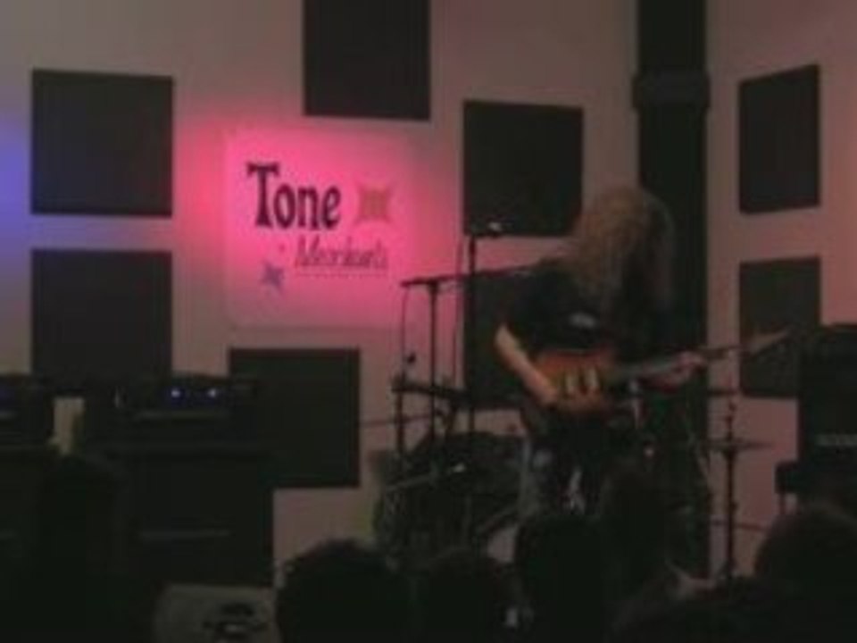 Guthrie Govan - Wonderful Slippery Thing (NAMM 2008)