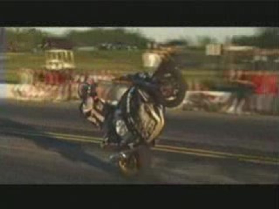 Stuntbiking_clip6[DEFI00000170]