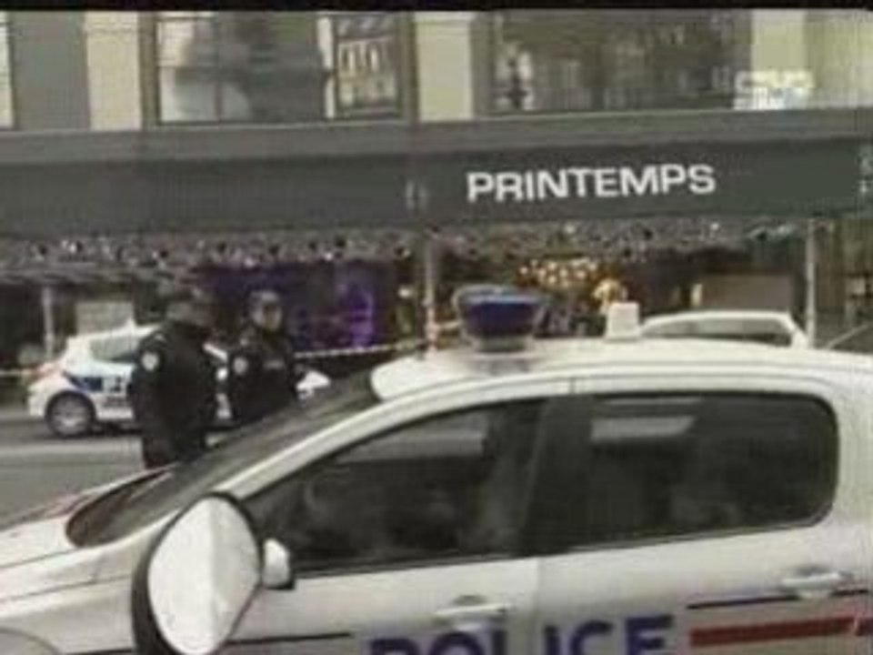 تفكيك خمس عبوات ناسفة وسط باريس