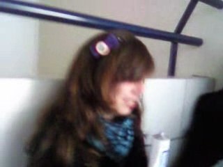 Julie et son biberon mdr