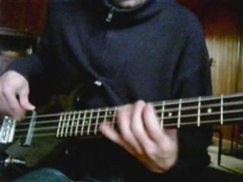 Muse Hysteria [bass cover]