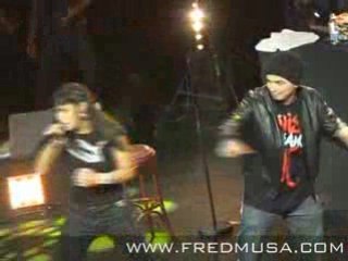 Zaho en concert, sur scene et en coulisses ( fredmusa.com )