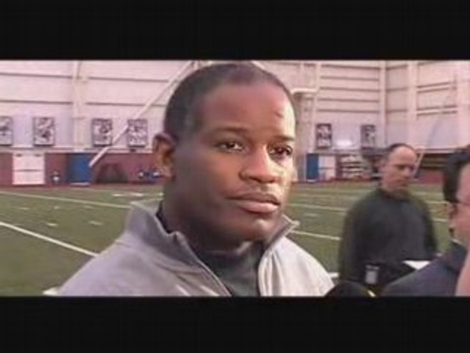 Turner Gill stays in Buffalo