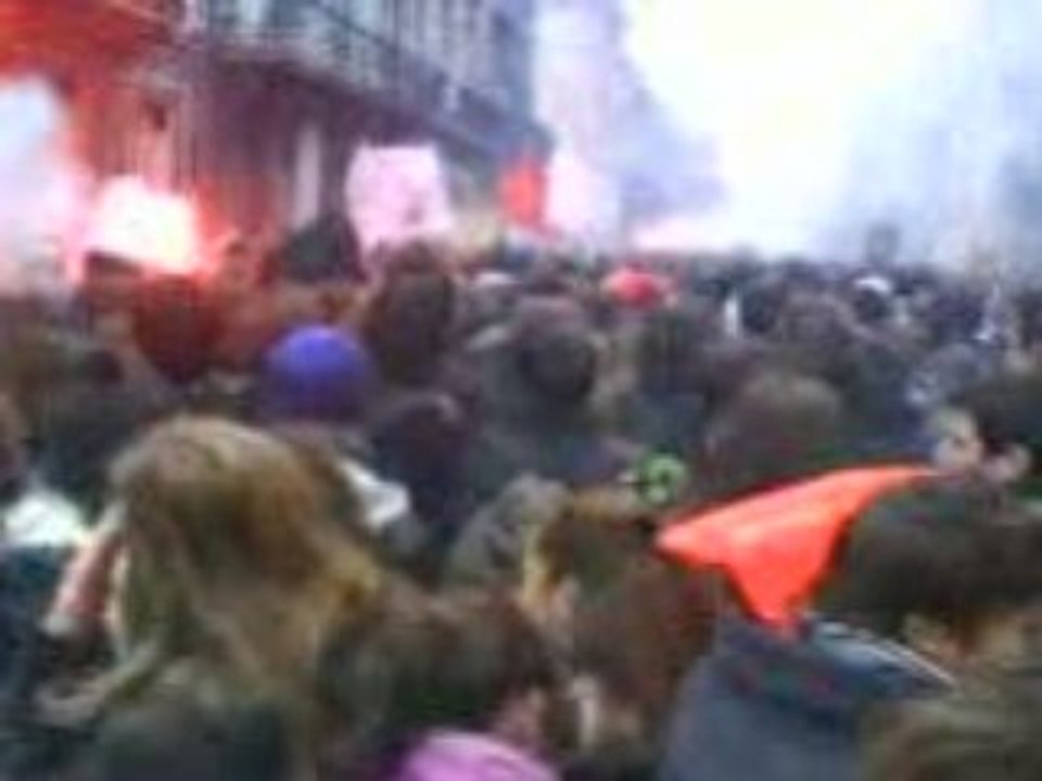 manif: tous ensemble contre la réforme darcos!!!!!!! 16/12