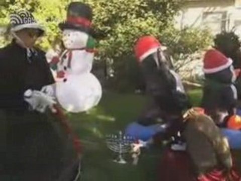 Ellen DeGeneres et Britney Spears chantent pour Noël