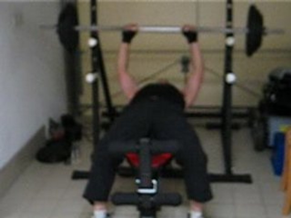 Test au développé couché prise serrée, 7x80kg