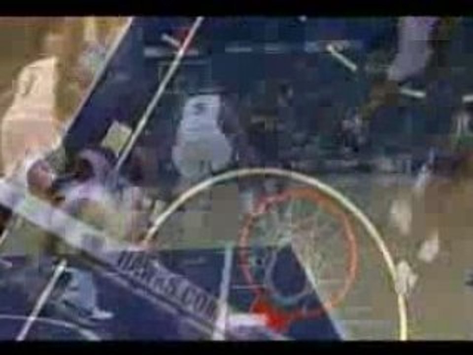 LeBron James Power Dunk vs. Hawks (12.13.08)