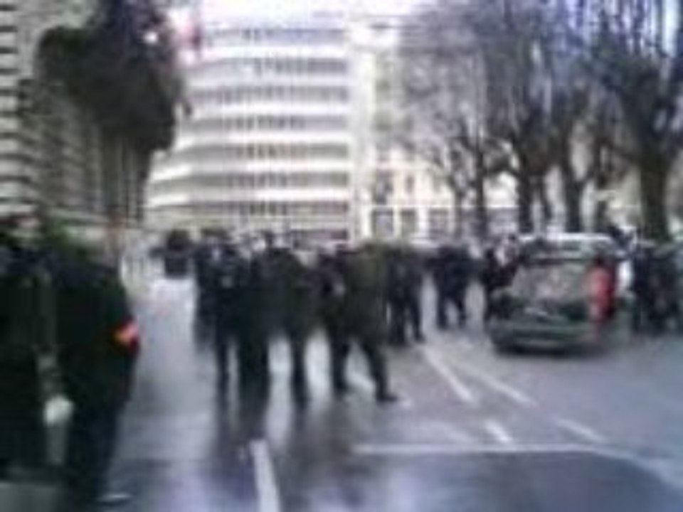 début émeute jean macé 18dec