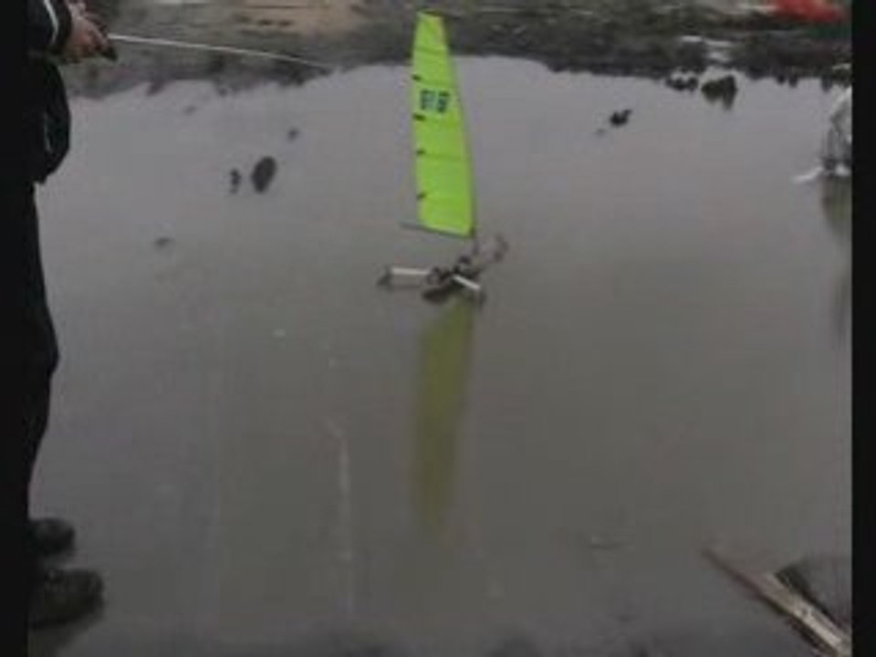 Char radiocommandé sur glace classe 1